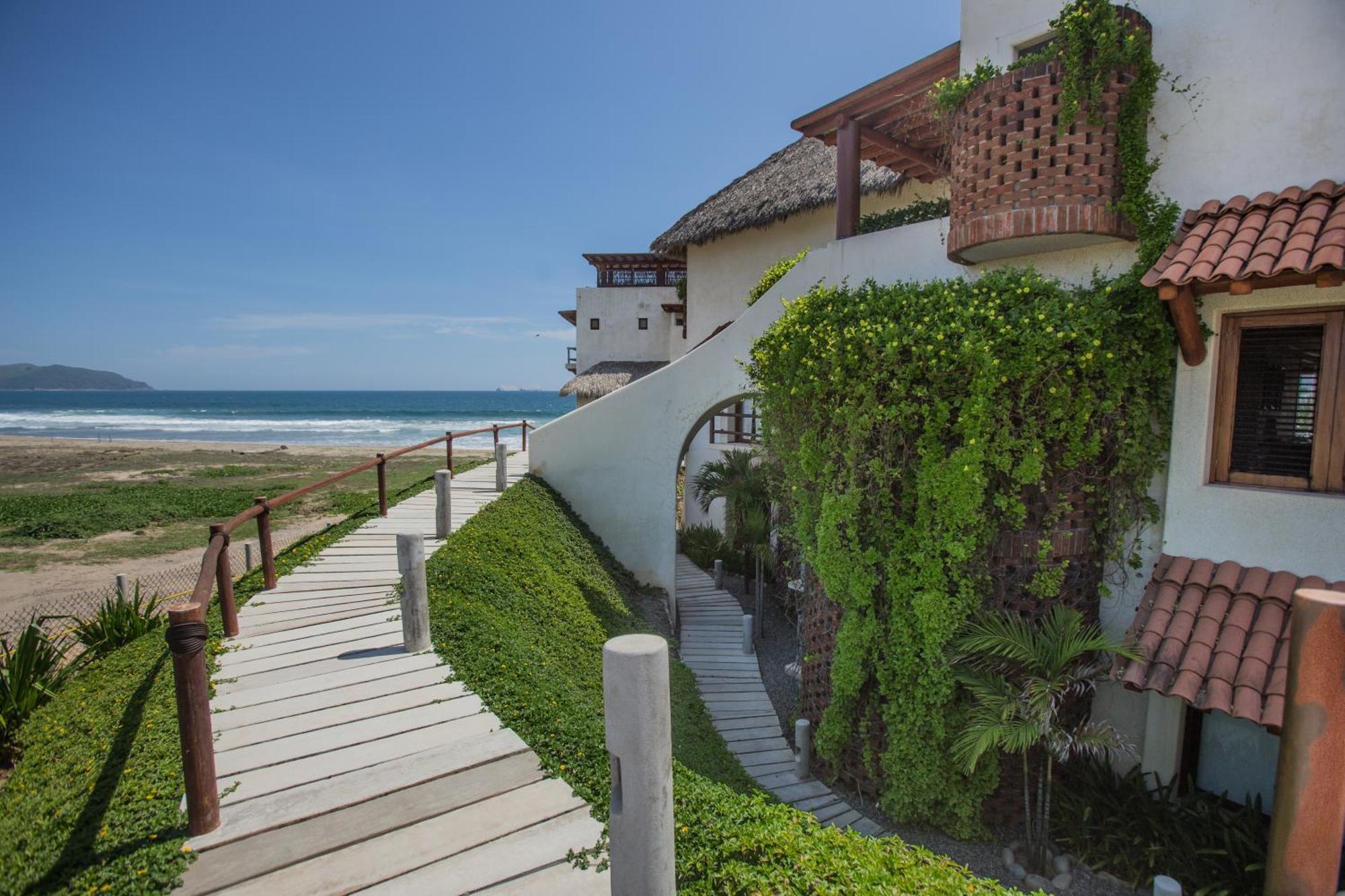 Residences At Las Palmas Zihuatanejo Exterior photo