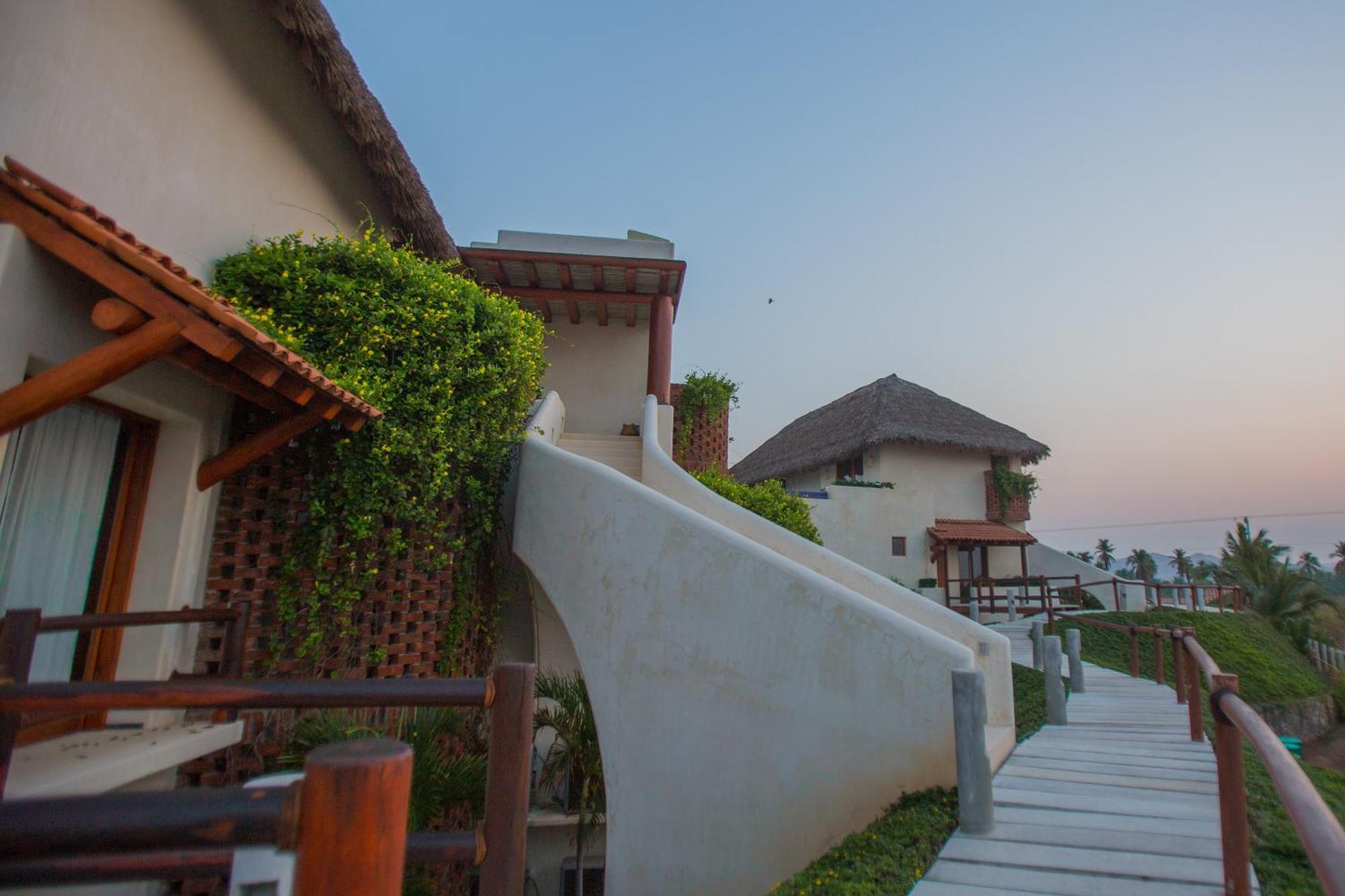 Residences At Las Palmas Zihuatanejo Exterior photo