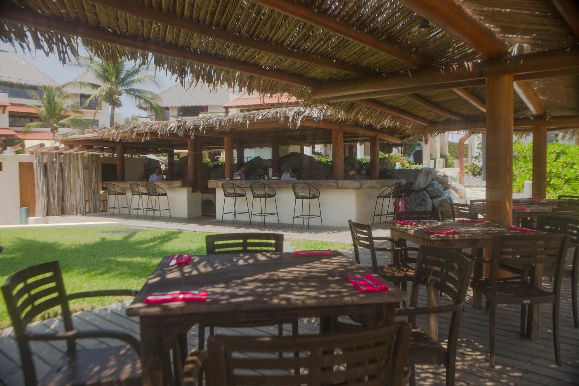 Residences At Las Palmas Zihuatanejo Exterior photo