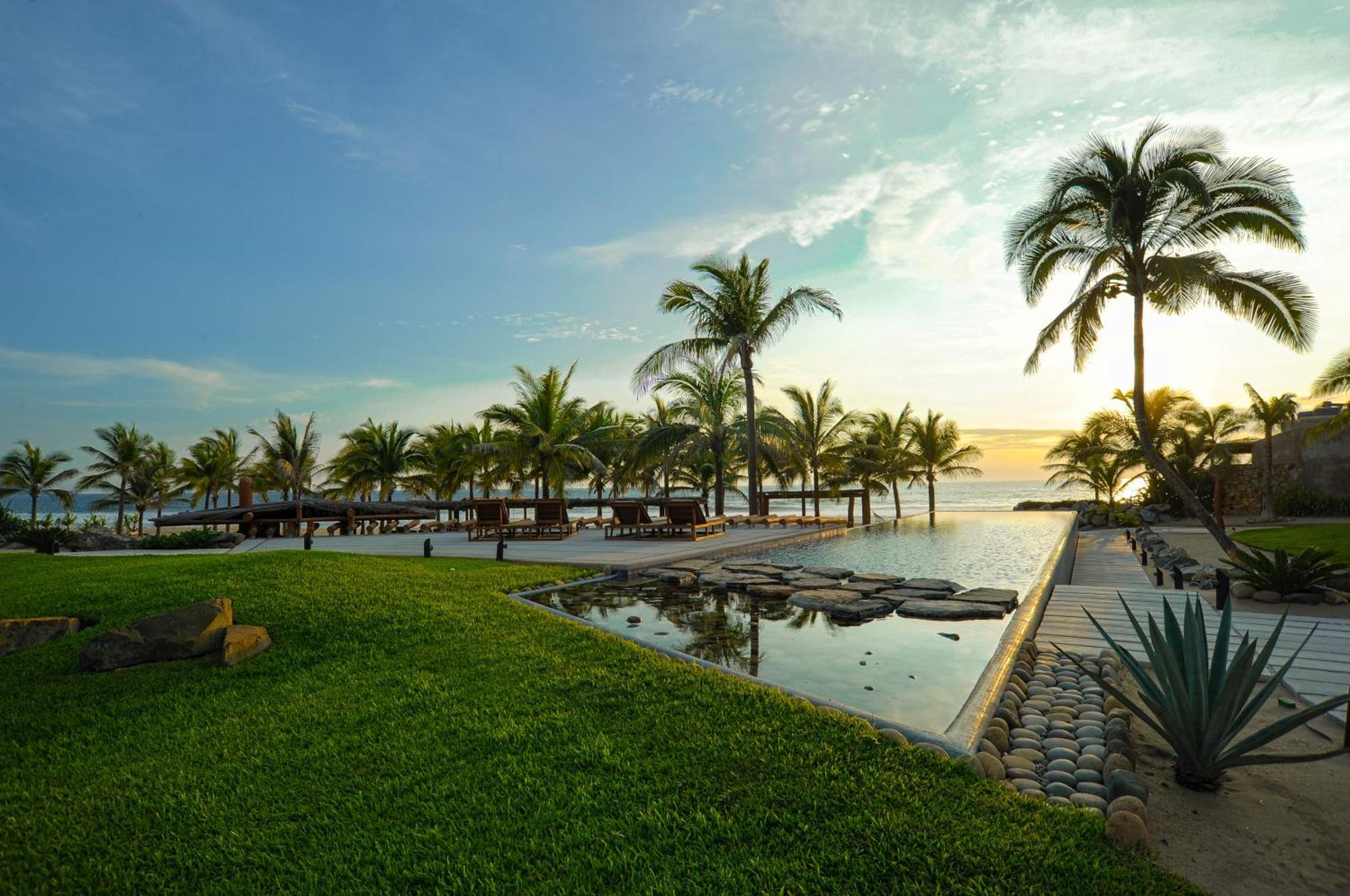 Residences At Las Palmas Zihuatanejo Exterior photo