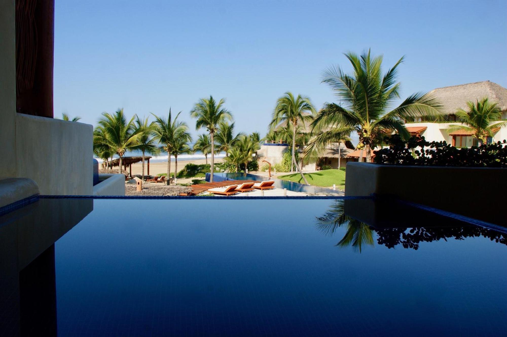 Residences At Las Palmas Zihuatanejo Exterior photo
