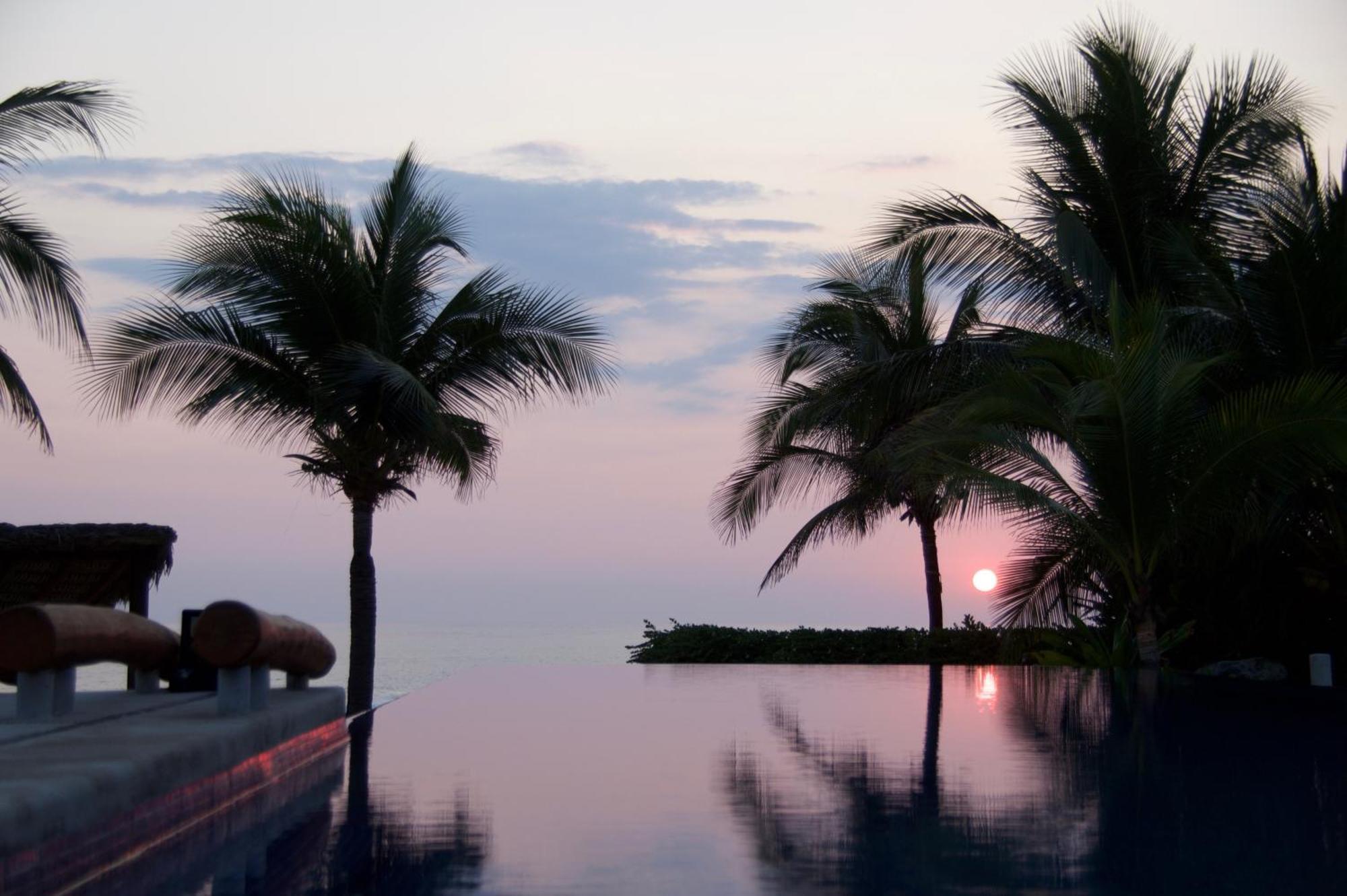 Residences At Las Palmas Zihuatanejo Exterior photo