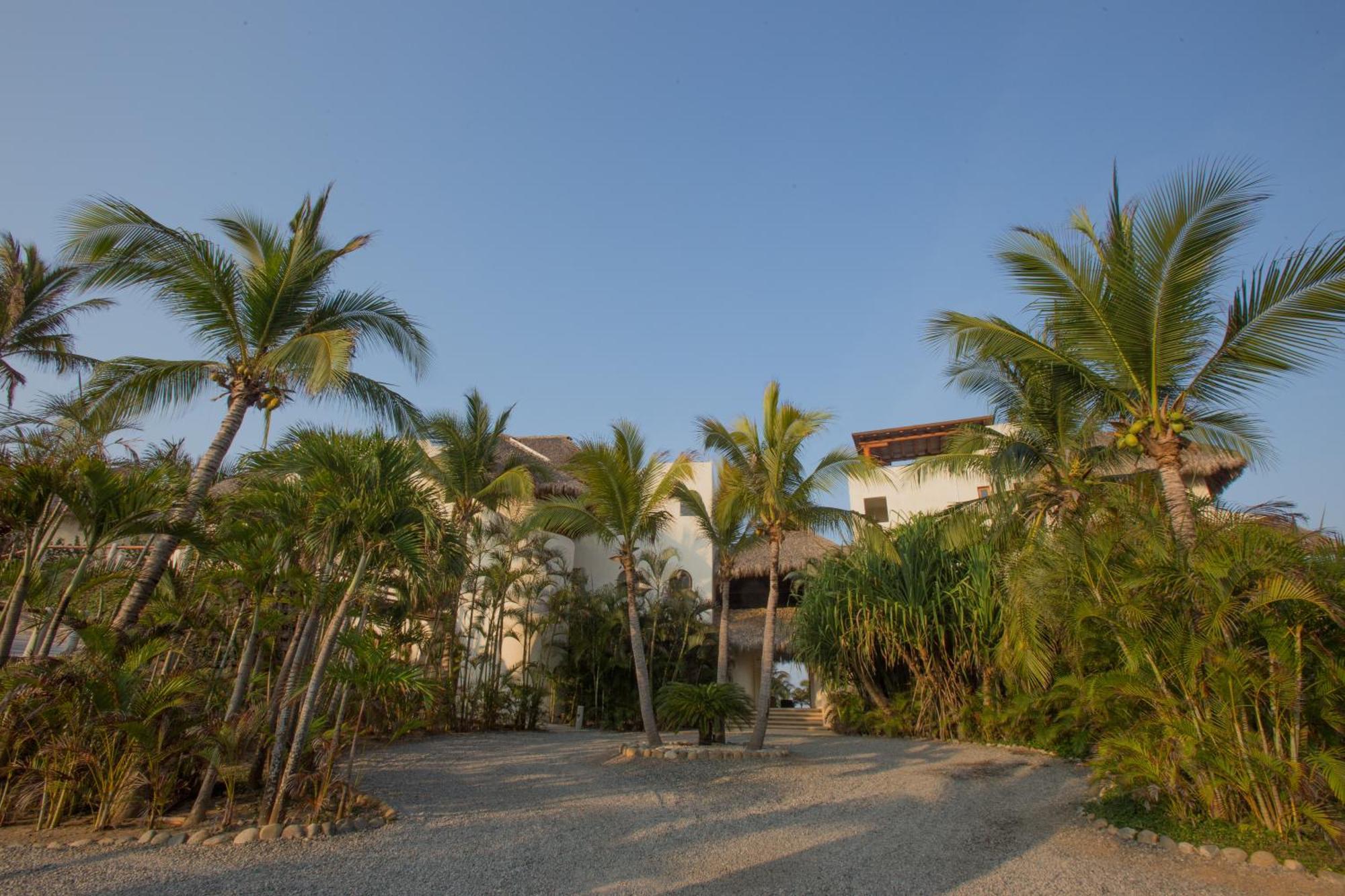 Residences At Las Palmas Zihuatanejo Exterior photo